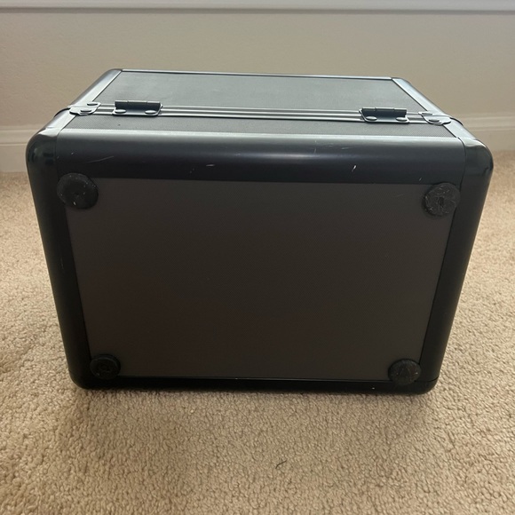 MAC Cosmetics Professional Makeup Train Case - Picture 7 of 8